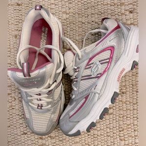 Sketchers - D’Lites Running Shoes - Womens